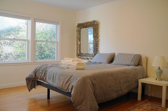 Building Photo - 851 Ocean Ave