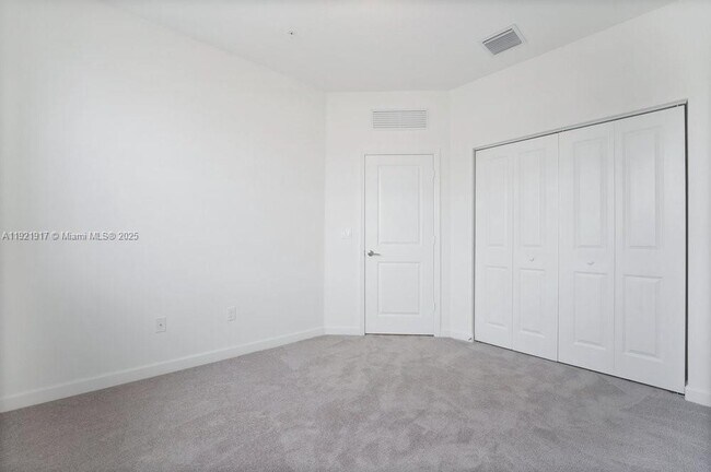 Building Photo - 286 SW 159th Dr