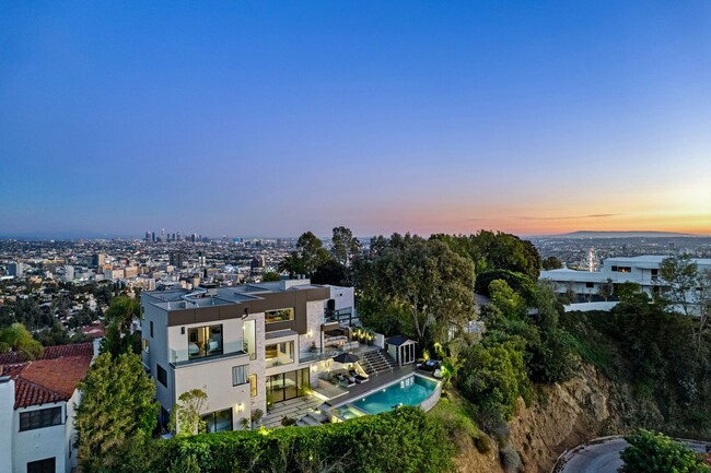 Building Photo - Prestigious Hollywood Hills Home for Rent
