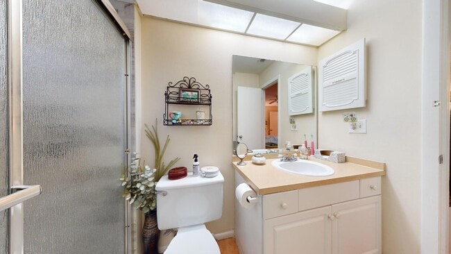 Building Photo - 5037 Village Garden Dr