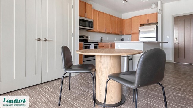 Building Photo - 5800 Highlands Plaza Dr