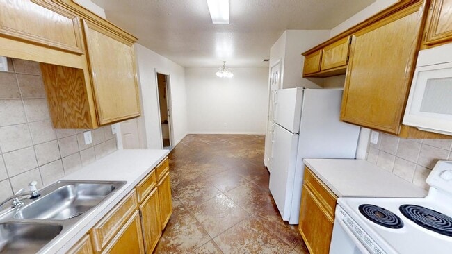 Building Photo - 803 Harley Dr