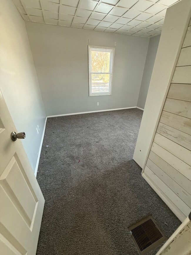 Building Photo - 2 Bedroom / 1 Bath - Daleville Schools