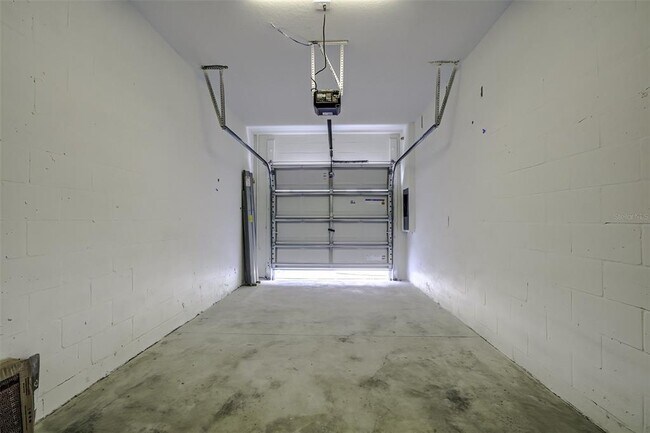 Building Photo - 8240 Cor Pne Wy