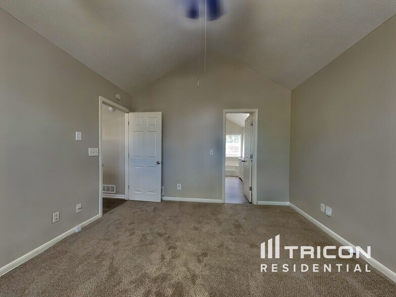 Building Photo - 235 Princeton Way