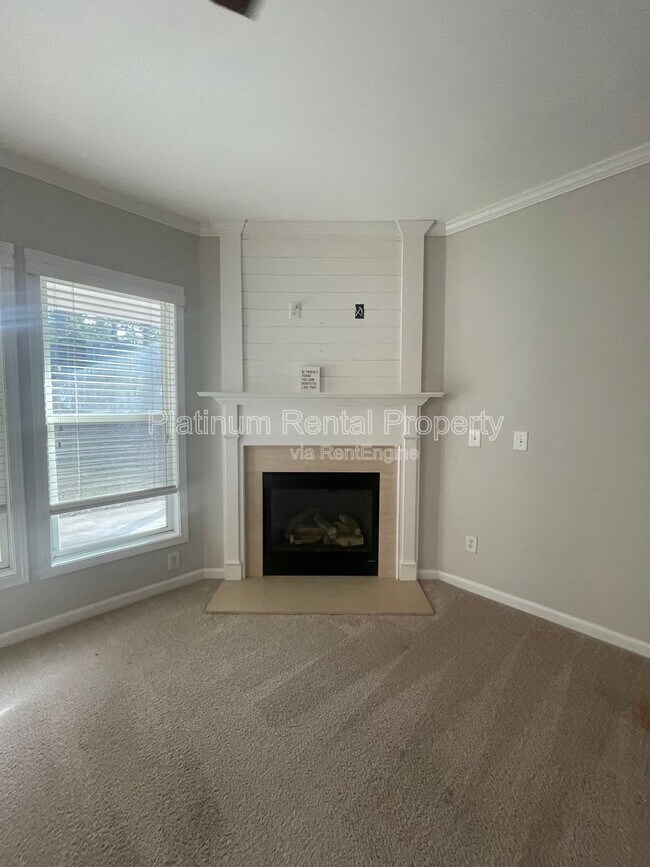 Building Photo - 5545 Weddington Dr