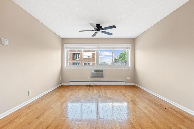 Building Photo - 1800 La Salle Ave