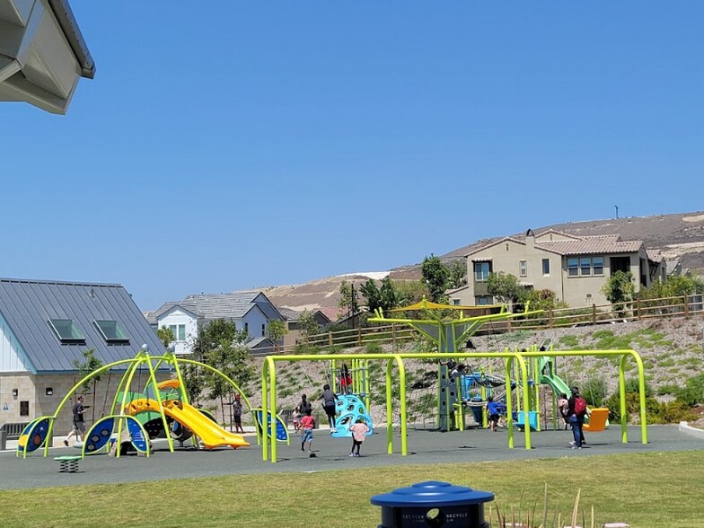 Building Photo - 113 Ave Citron