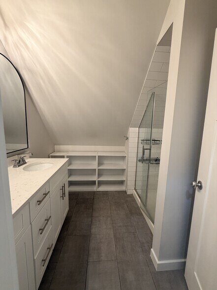 Building Photo - 417 Juniper Dr