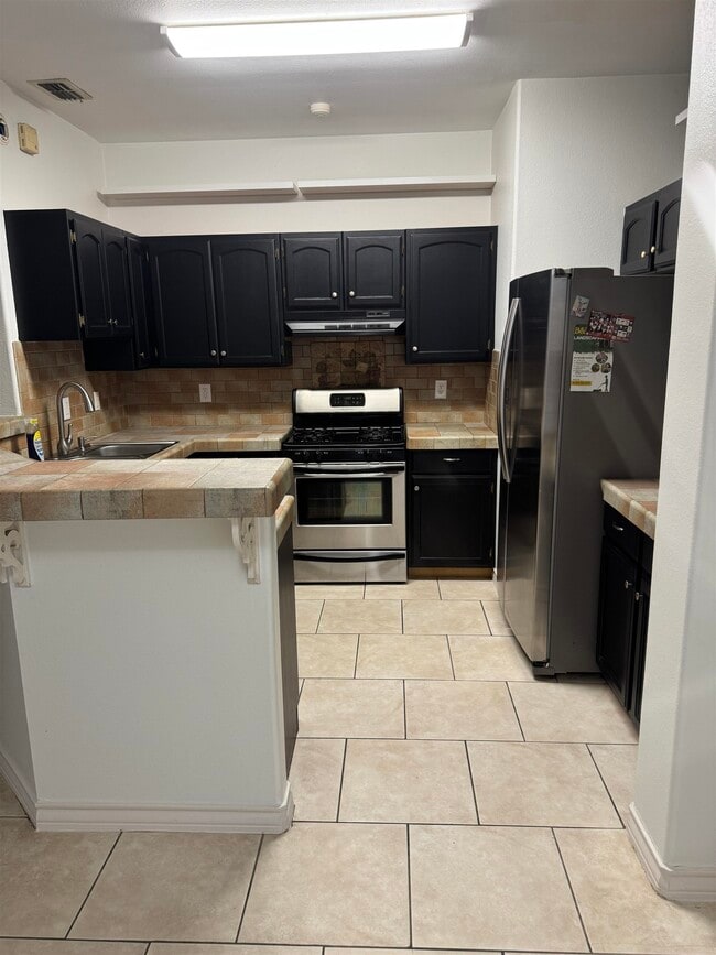 Building Photo - 9810 Spindrift Dr