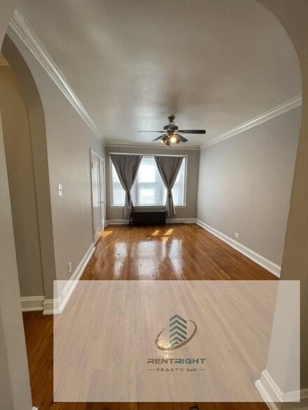 Building Photo - 4588 N Elston Ave