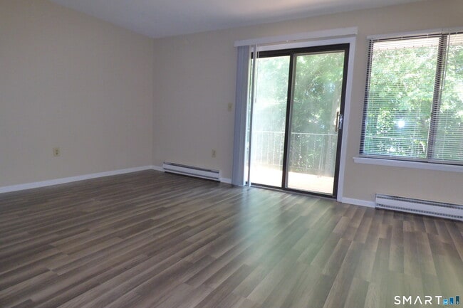 Building Photo - 35 Mountain Laurel Ct