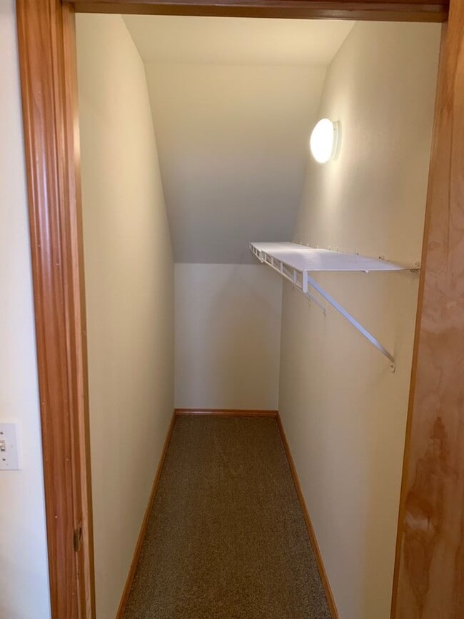 Building Photo - Newly remodel 4 bed 3 bath home in Shoreline