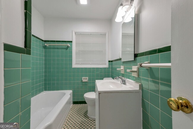 Building Photo - 2188 Pawnee Dr SE