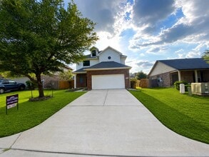 Building Photo - 4903 Summer Ridge Dr