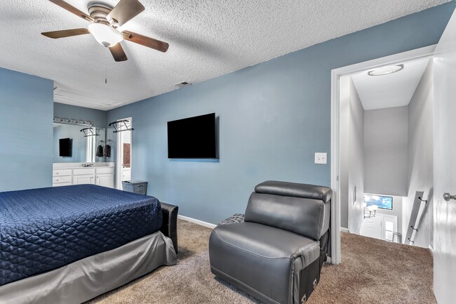Building Photo - 7731 Falcon Rest Cir