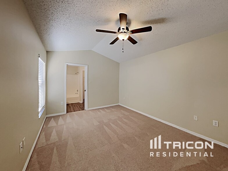 Building Photo - 2434 Sagemont Dr