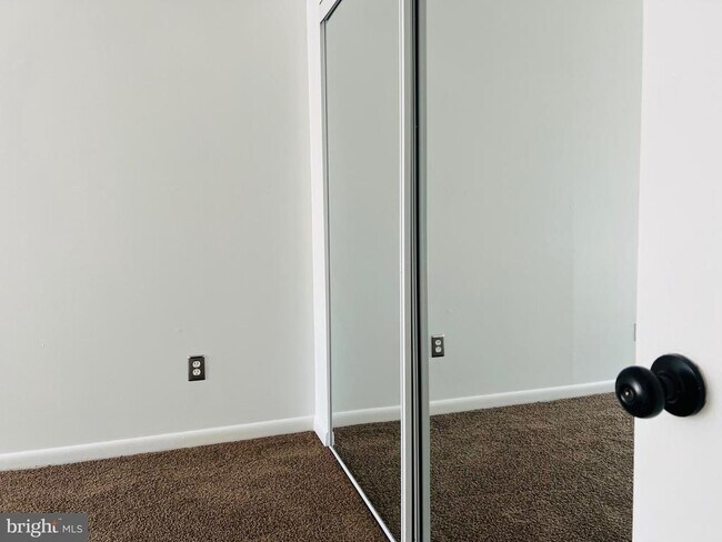 Building Photo - 8613 Seasons Way