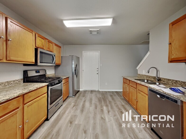 Building Photo - 12439 Sterlingstone Dr