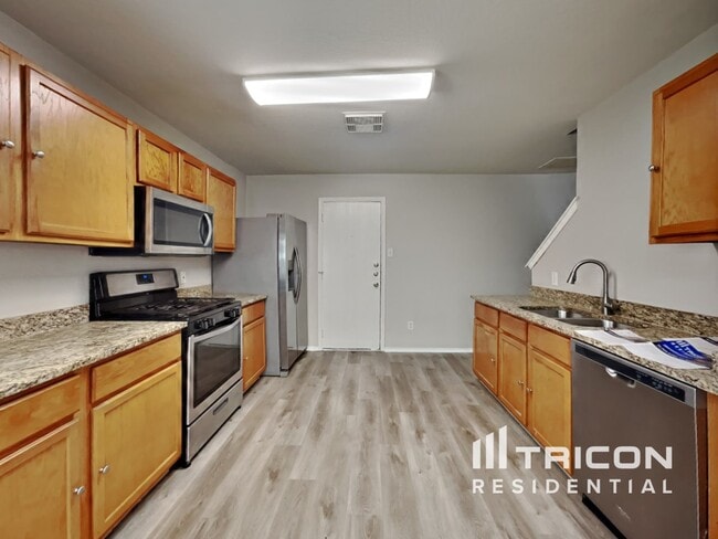 Building Photo - 12439 Sterlingstone Dr