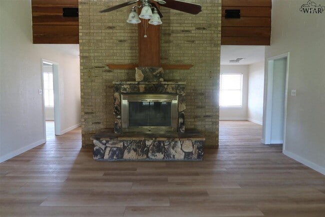 Building Photo - 5030 Edgecliff Dr