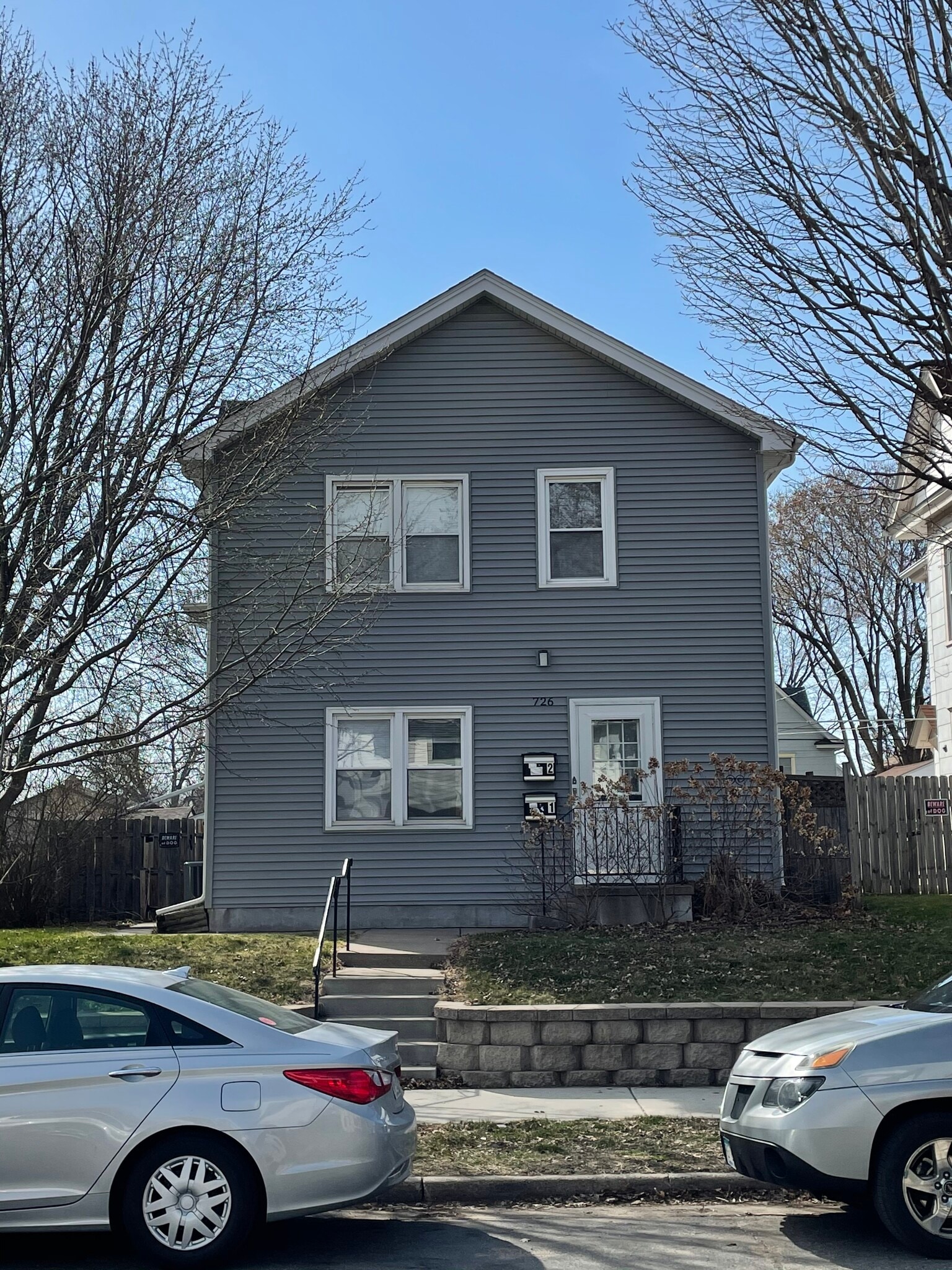 Building Photo - 726 Quincy St NE