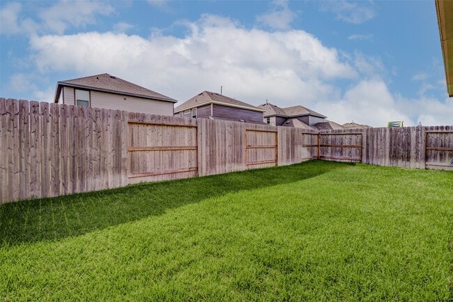 Building Photo - 4919 Shimmer Side Dr