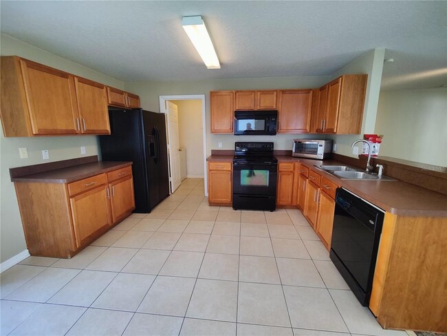 Building Photo - 544 Windrose Dr
