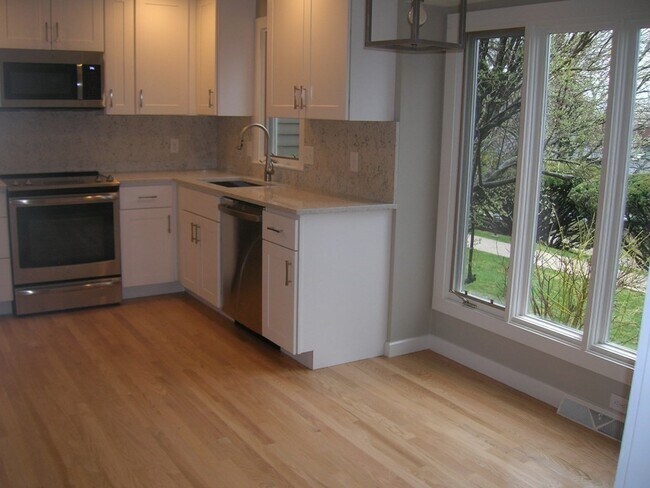 Building Photo - 64 Potter Pond