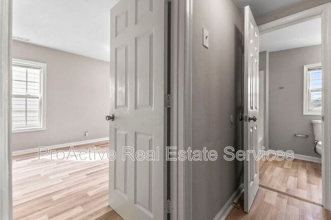 Building Photo - 1511 Highland Ave