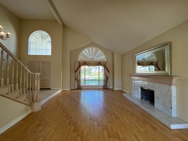 Building Photo - MOVE IN READY 5+4 in guard-gated Porter Ra...