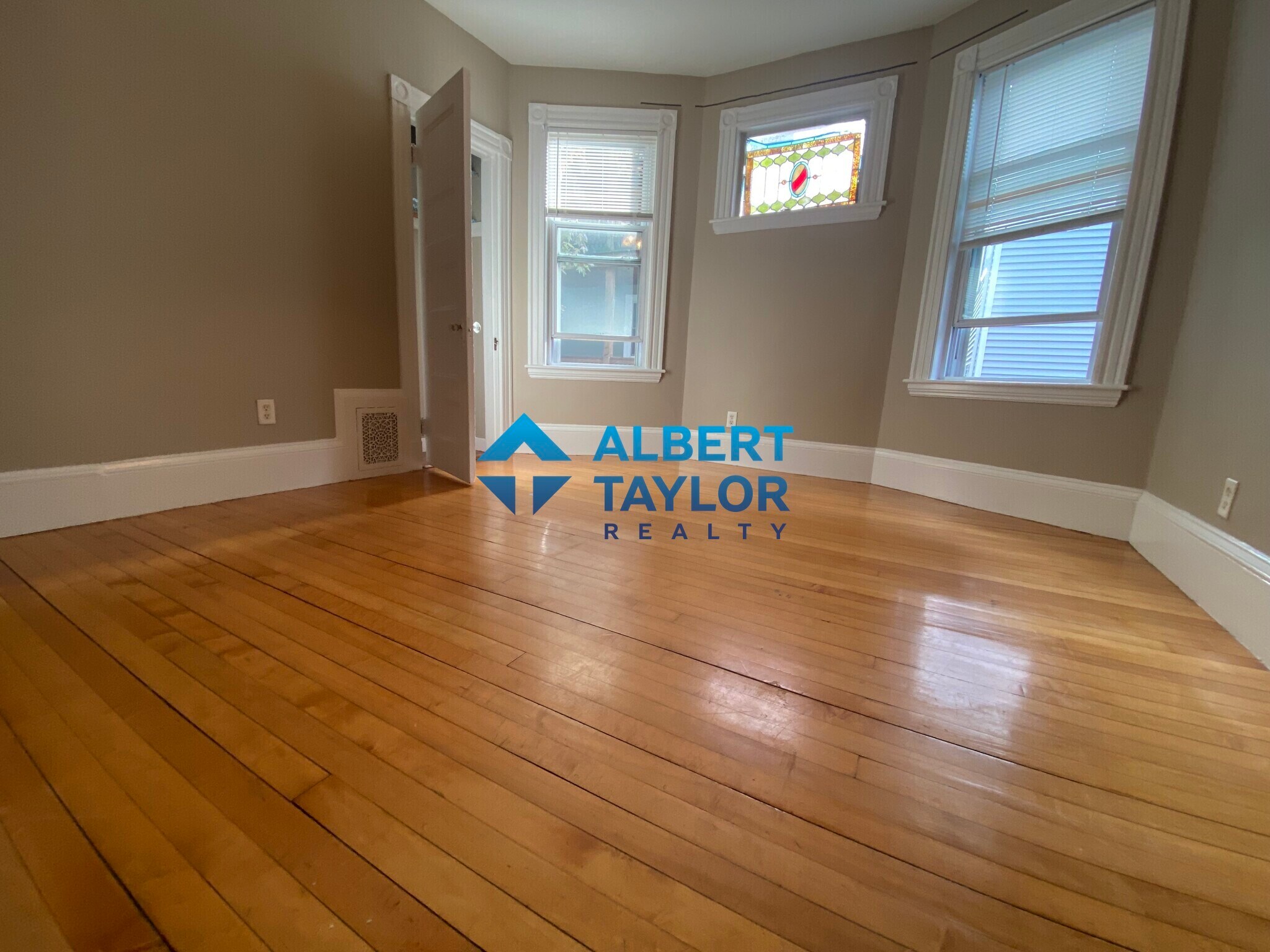 Building Photo - 1 Parker Hill Ter