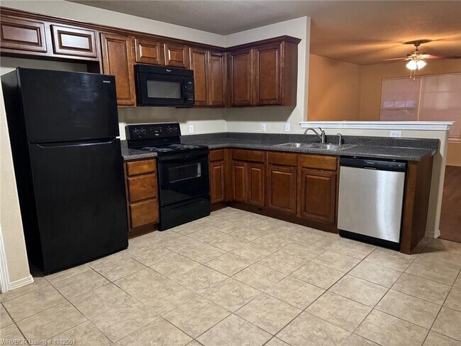 Building Photo - 6510 Huntington Ct