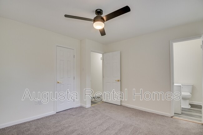 Building Photo - 3623 Columbine Dr
