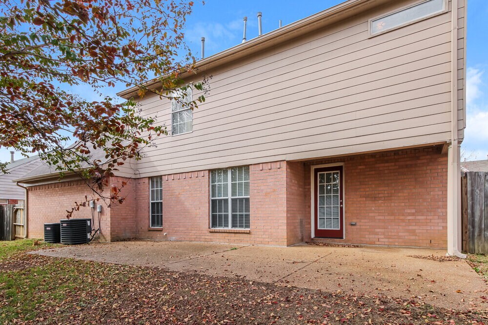 Building Photo - 2792 Shady Well