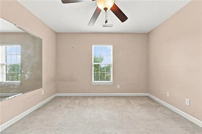 Building Photo - Lease OR Lease to Own