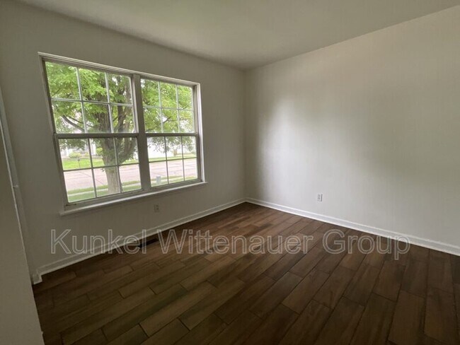 Building Photo - 2746 Brookrun Dr