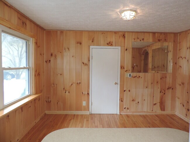 Building Photo - 3/1.5 in Vilas; Easy Access and Close to Boone!