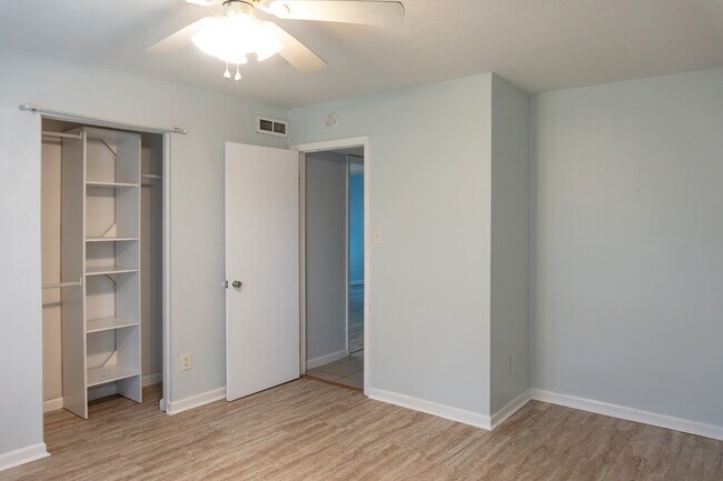 Building Photo - 2020 Continental Ave