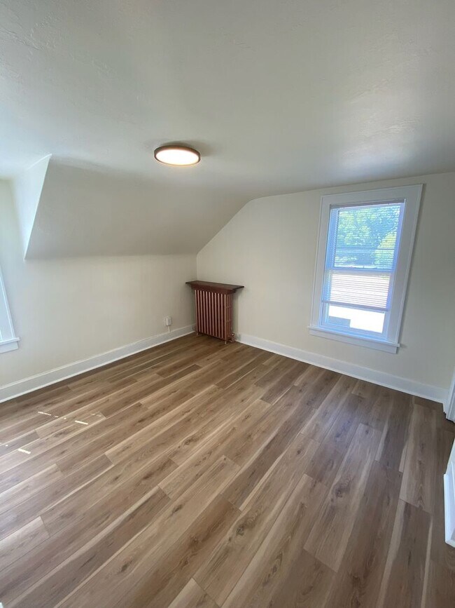 Building Photo - 1717 Iowa St