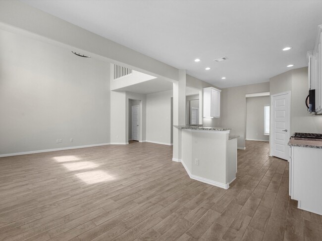 Building Photo - 40575 Goldeneye Pl