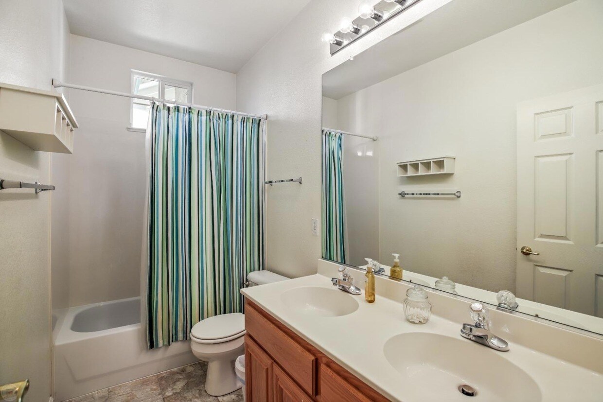 Building Photo - 4287 Windsong Dr