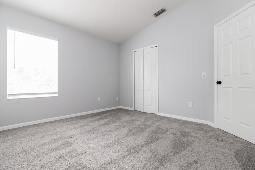 Building Photo - 18034 Birdwater Dr