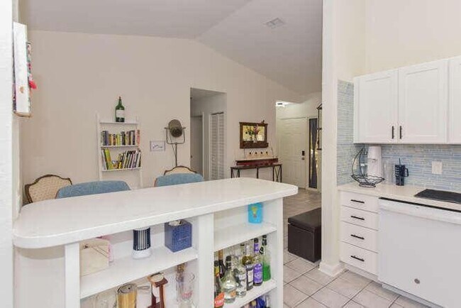 Building Photo - 108 Sherwood Cir