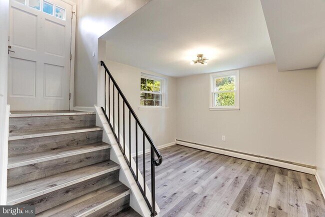 Building Photo - 4111 Hemingway Dr