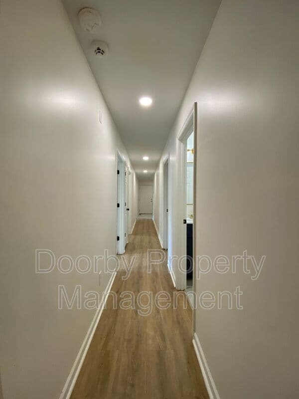 Building Photo - 2310 Cushman St