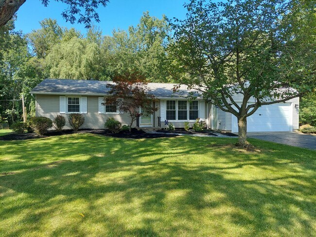 Building Photo - 34 Putting Green Ln