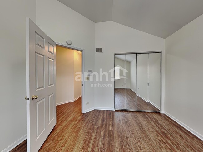 Building Photo - 2588 N Mallard Ln