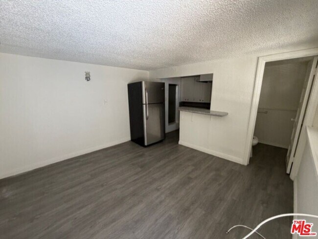 Building Photo - 332 15th Pl