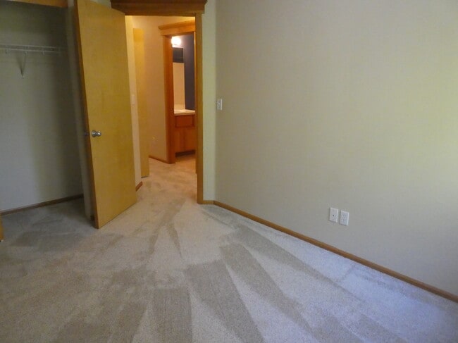 Building Photo - 15455 SW Kirby Ln